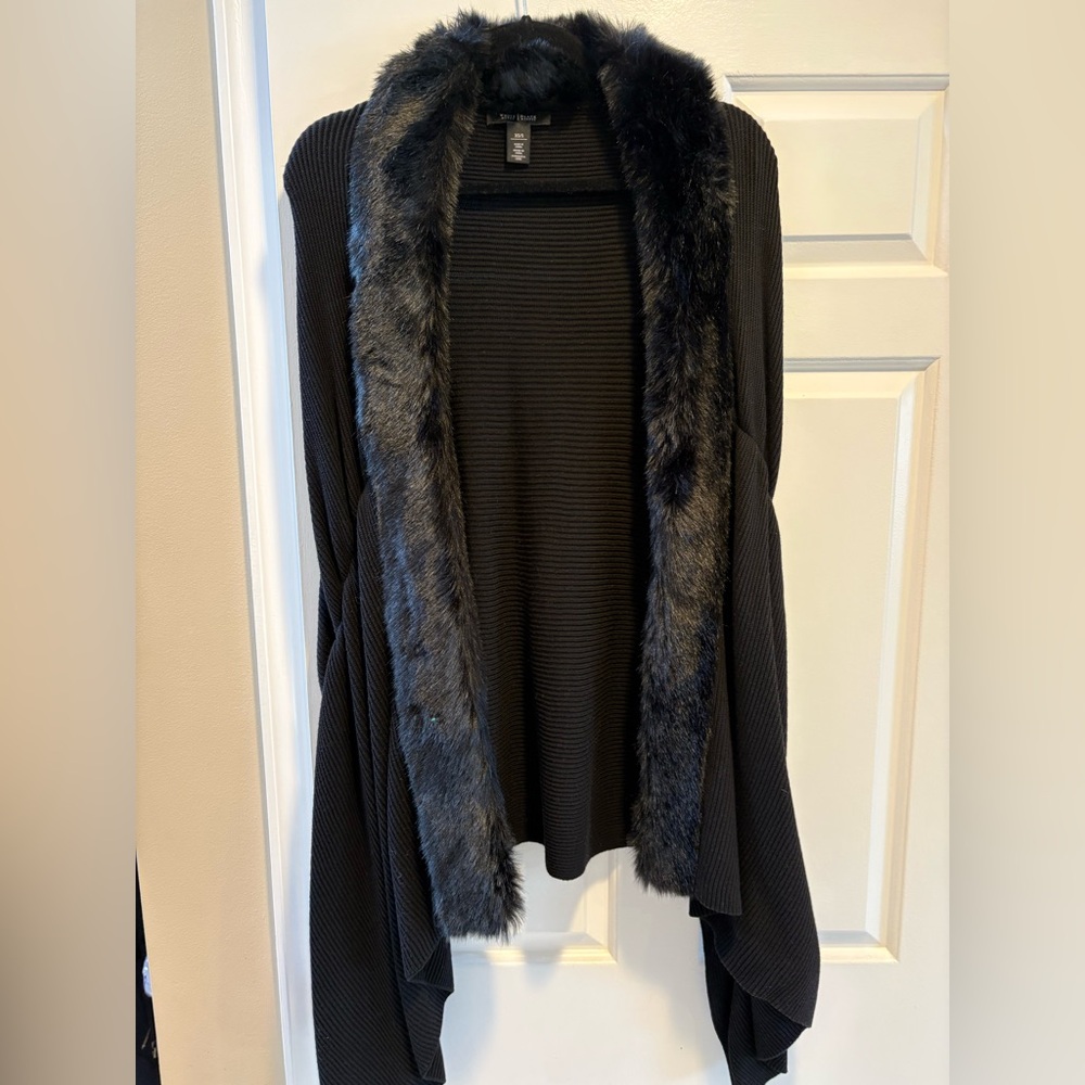 White House Black Market Black Shawl Wrap with Faux Fur Trim-XS/S